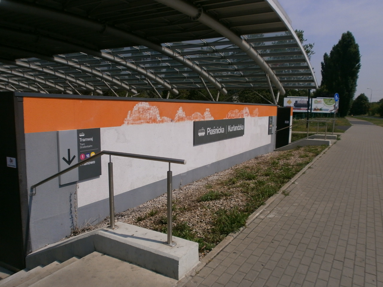 Wejście na przystanek Piaśnicka/Kórnicka